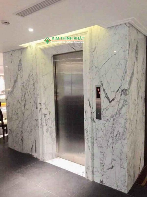 Đá Marble Trắng Carrara (Carrara White) ốp mặt tiền thang máy