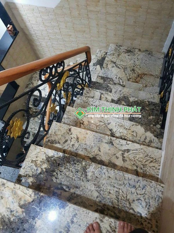 Đá Chamfer Gold (Granite Vàng Exotic) ốp cầu thang